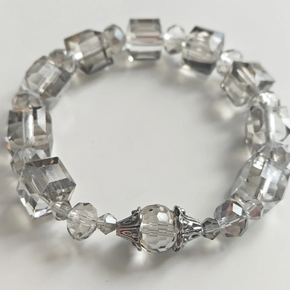 Clear Faceted Square Glass Bead Stretch Bracelet Silver Filigree Accents 6in